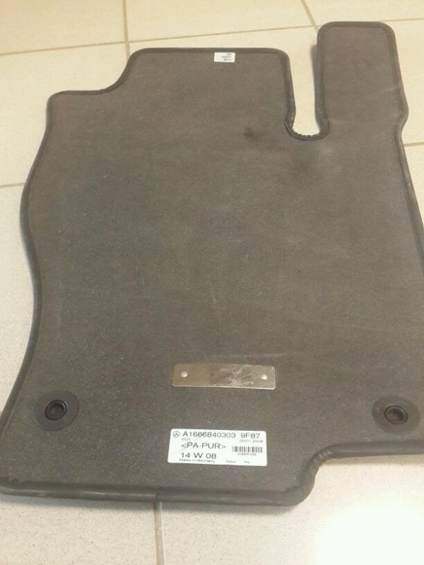 Mercedes A1666802048 9f87\A1666840303 9F87 Коврики велюровые передние. Комплект 2шт.