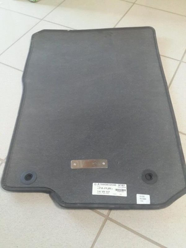 Mercedes A1666802048 9f87\A1666840303 9F87 Коврики велюровые передние. Комплект 2шт.
